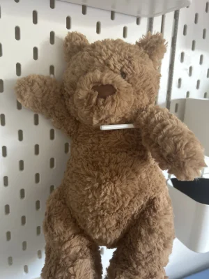 A photo of Bartholomew Bear - Medium Jellycat taken by Mia_bunny3