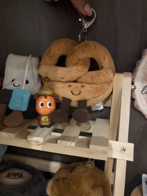 Amuseables Pretzel Bag Charm Jellycat | Jelly Journal