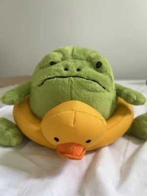 A photo of Ricky Rain Frog Rubber Ring Jellycat taken by sunny123123