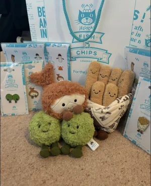 A photo of Lily Fish 🇬🇧  Jellycat taken by hattielight