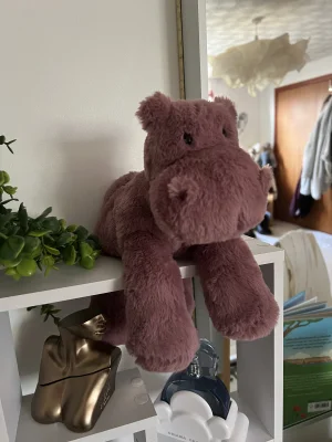 A photo of Huggady Hippo Jellycat taken by Wydnicky