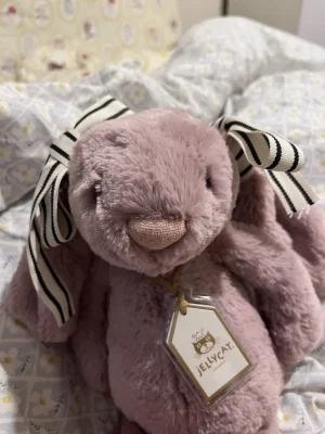 Bashful Luxe Bunny Rosa Jellycat photo