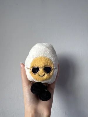 Amuseables Boiled Egg Chic Jellycat photo