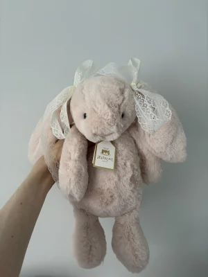 Bashful Luxe Bunny Willow Jellycat photo
