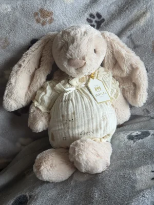 Bashful Luxe Bunny Willow Jellycat photo