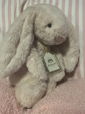 Bashful Luxe Bunny Willow Jellycat photo