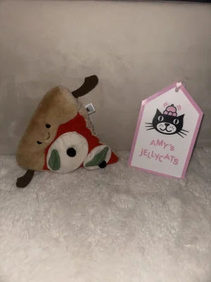 A photo of Amuseables Slice of Pizza Jellycat taken by amysjellys