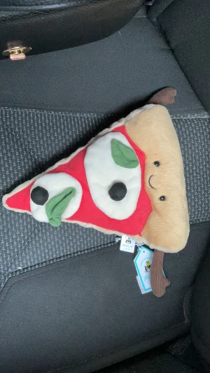 A photo of Amuseables Slice of Pizza Jellycat taken by Tillbob16