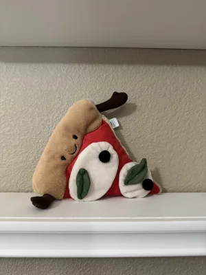 A photo of Amuseables Slice of Pizza Jellycat taken by jelly_kayla