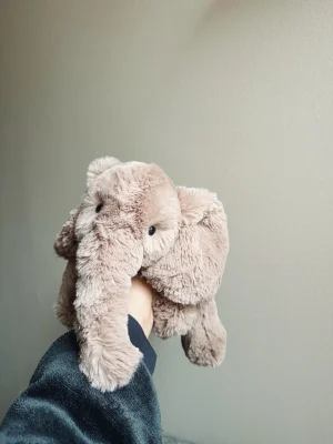 Smudge Elephant - Medium Jellycat photo uploaded by brisjellyjournal