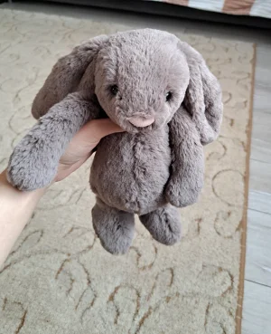ぬいぐるみ  Medium Bashful Truffle Bunny Bashful Truffle Bunny - Huge Jellycat | Jelly Journal