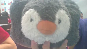 新作  Peanut Penguin Pouch 新品タグ付き Peanut Penguin Pouch - Official Jellycat