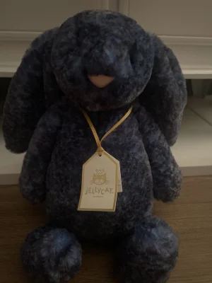 Hopscone Luxe Bunny Jellycat photo