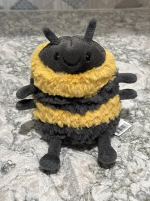Albee Bee Jellycat photo uploaded by SnowLeopard821