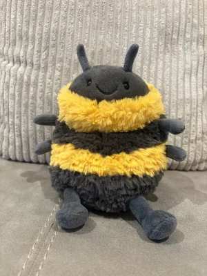 Albee Bee Jellycat photo uploaded by Seni113
