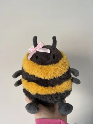 Ayatakaページ  Albee Bee みつばち Albee Bee Jellycat | Jelly Journal