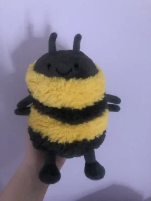 Albee Bee Jellycat photo uploaded by Maisielilley