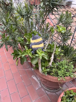 Albee Bee Jellycat photo