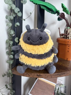 Albee Bee Jellycat | Jelly Journal