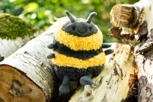 Front photo of Albee Bee uploaded by Poppypops